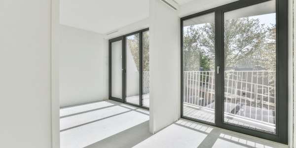 Fabricantes / Instaladores de Puertas y Ventanas de Aluminio / PVC Badalona · Puertas Correderas PVC
