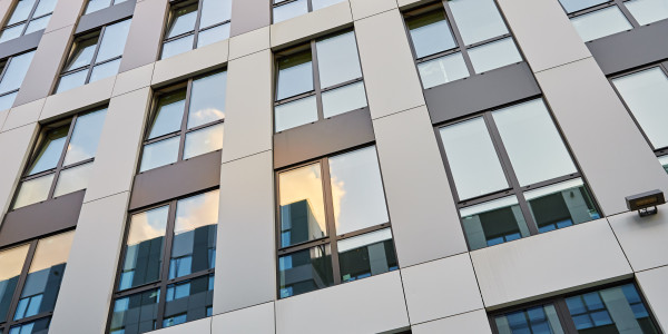 Fabricantes / Instaladores de Puertas y Ventanas de Aluminio / PVC en Badalona · Aislamiento Térmico y Acústico